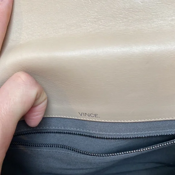 VINCE Snakeskin V Print Leather SADDLE Designer Bag! - Picture 4 of 8